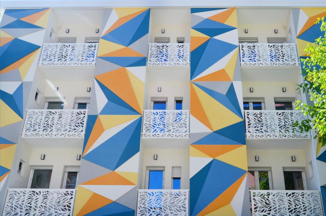 Color Hotel Римини Экстерьер фото