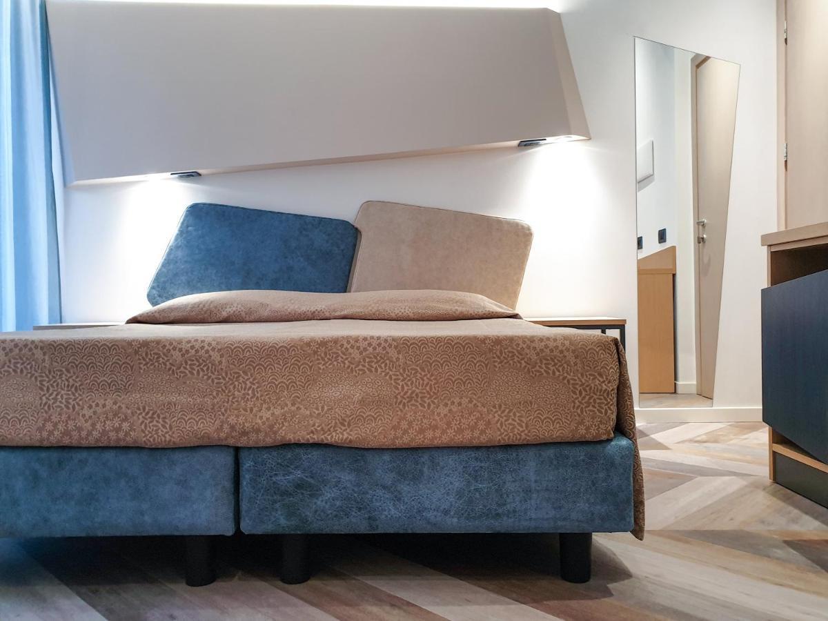 Color Hotel Римини Экстерьер фото