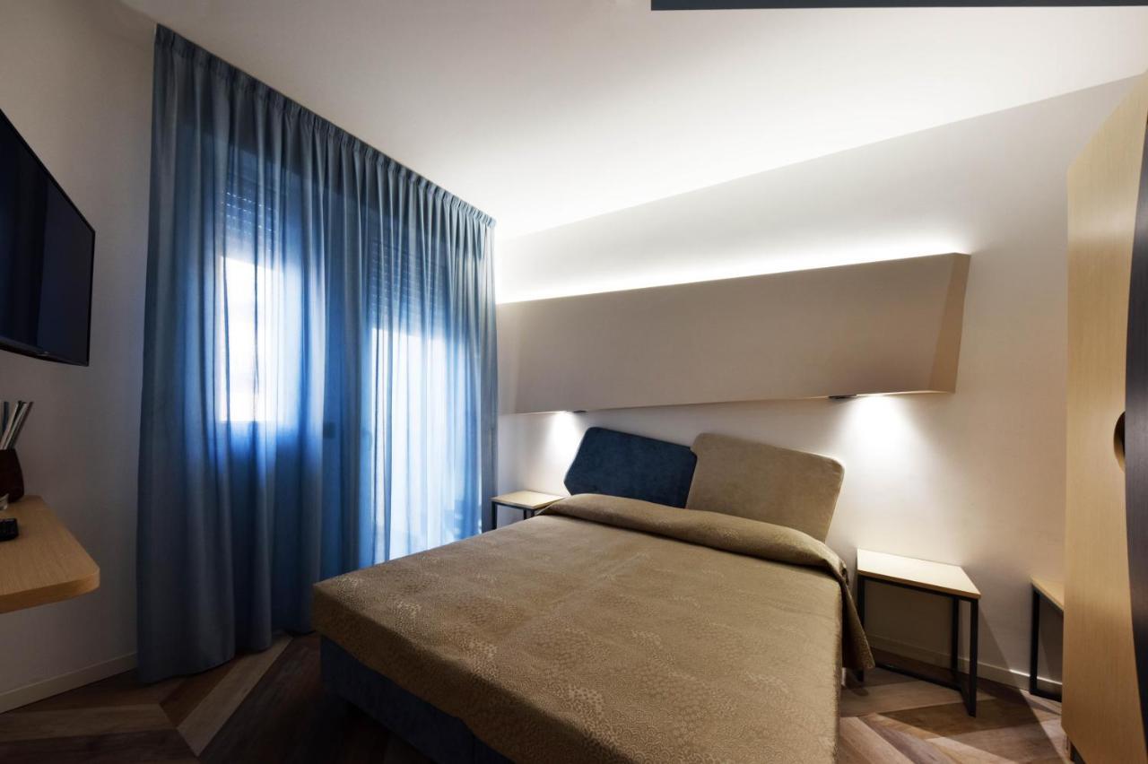 Color Hotel Римини Экстерьер фото