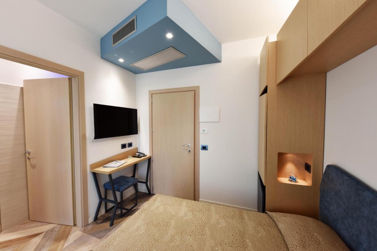 Color Hotel Римини Экстерьер фото