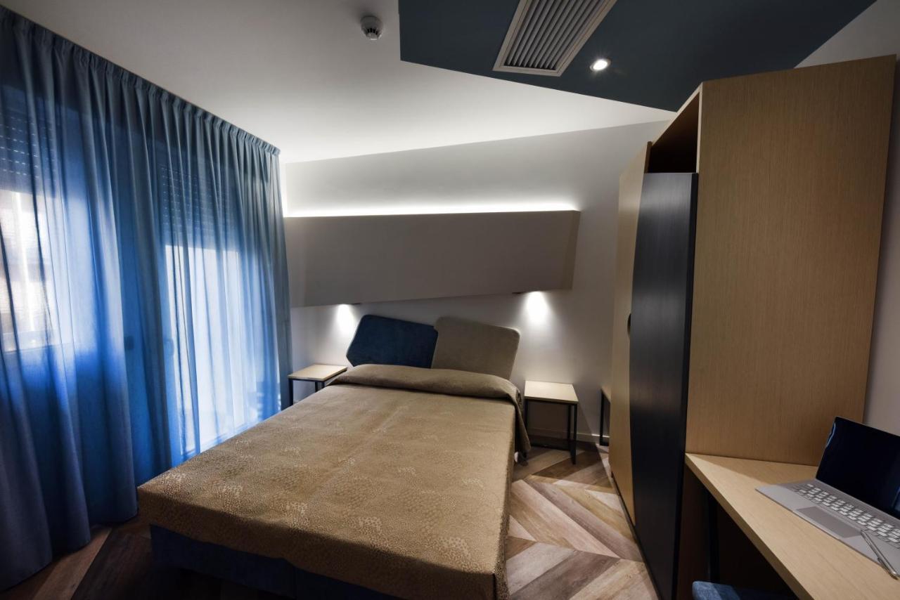 Color Hotel Римини Экстерьер фото