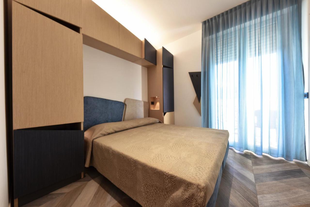 Color Hotel Римини Экстерьер фото