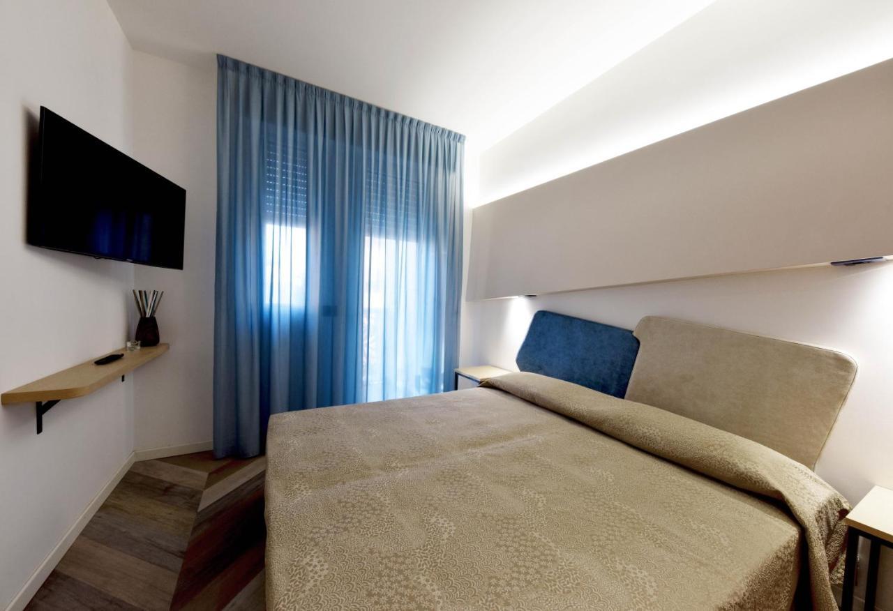 Color Hotel Римини Экстерьер фото