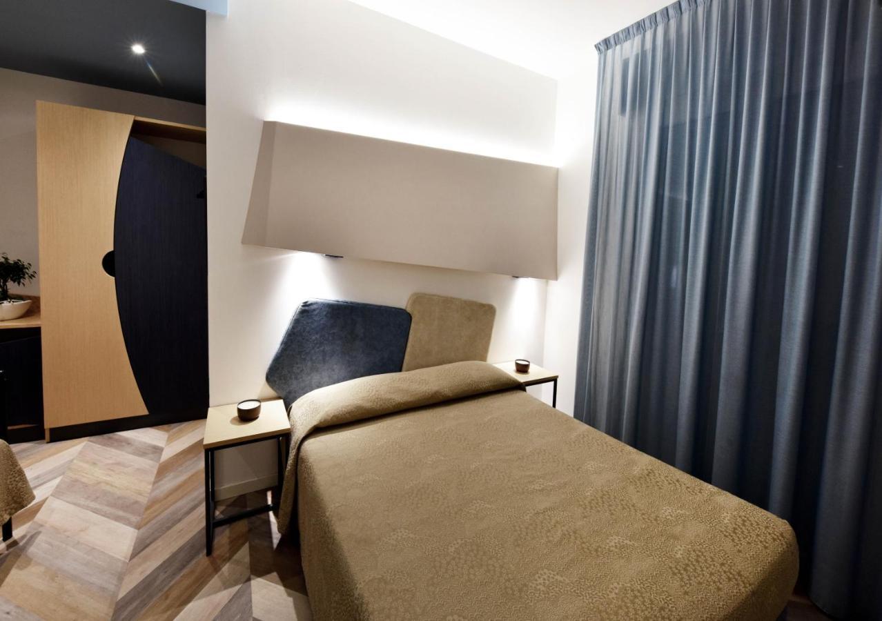 Color Hotel Римини Экстерьер фото
