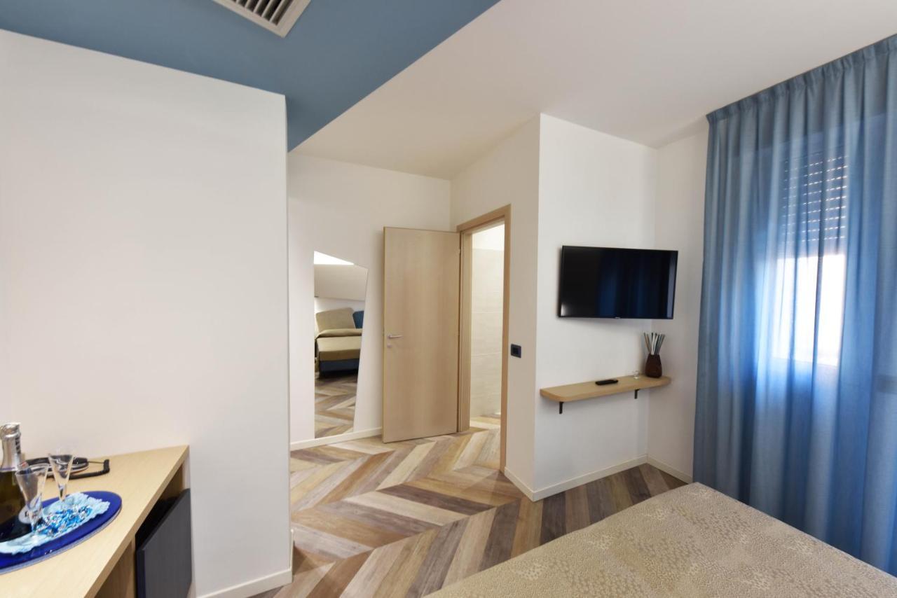 Color Hotel Римини Экстерьер фото