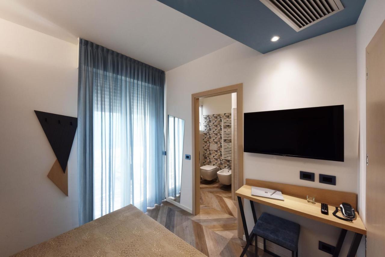 Color Hotel Римини Экстерьер фото
