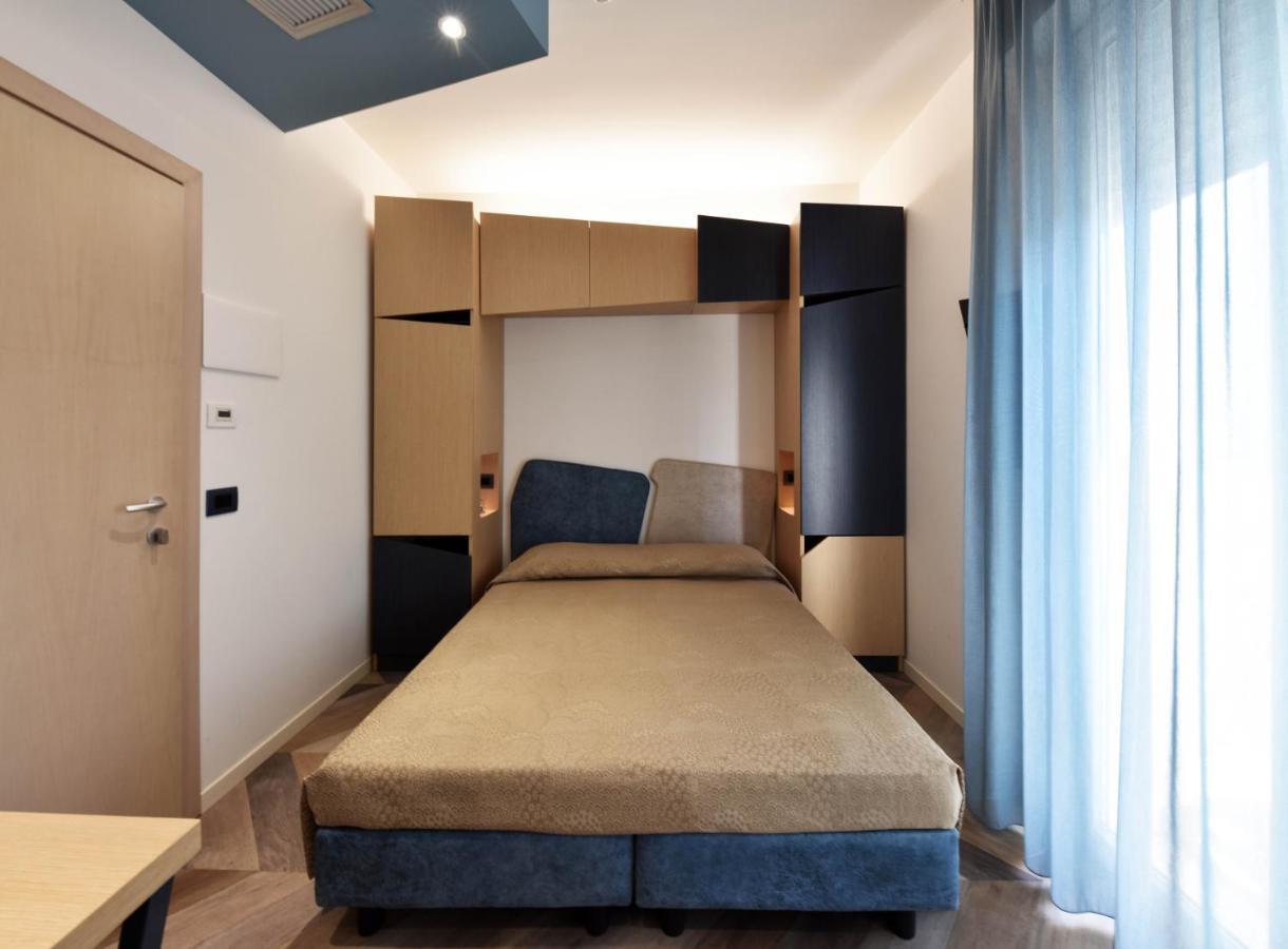 Color Hotel Римини Экстерьер фото
