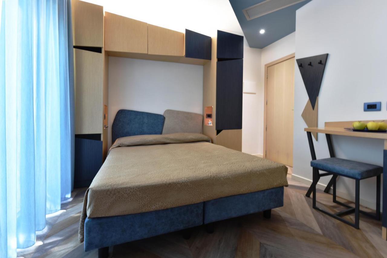 Color Hotel Римини Экстерьер фото