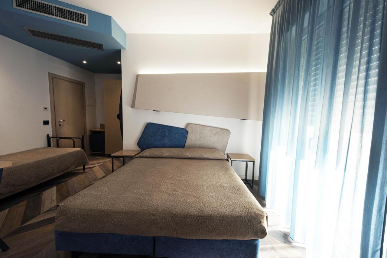 Color Hotel Римини Экстерьер фото