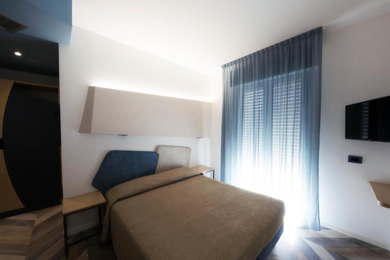 Color Hotel Римини Экстерьер фото