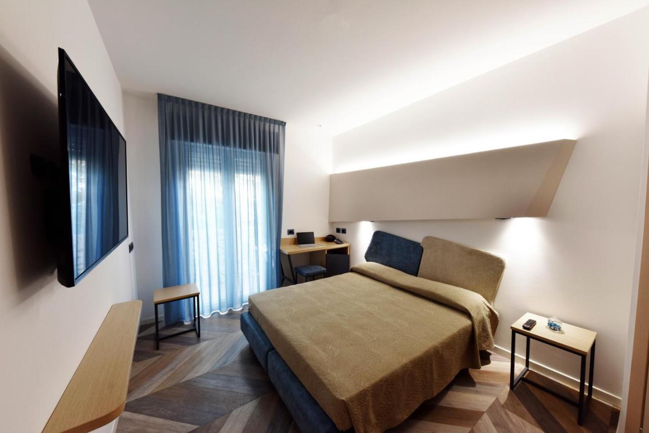 Color Hotel Римини Экстерьер фото