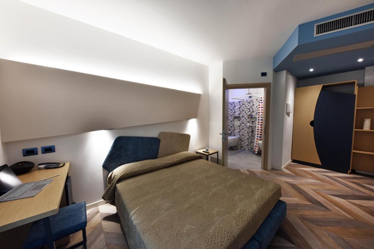 Color Hotel Римини Экстерьер фото