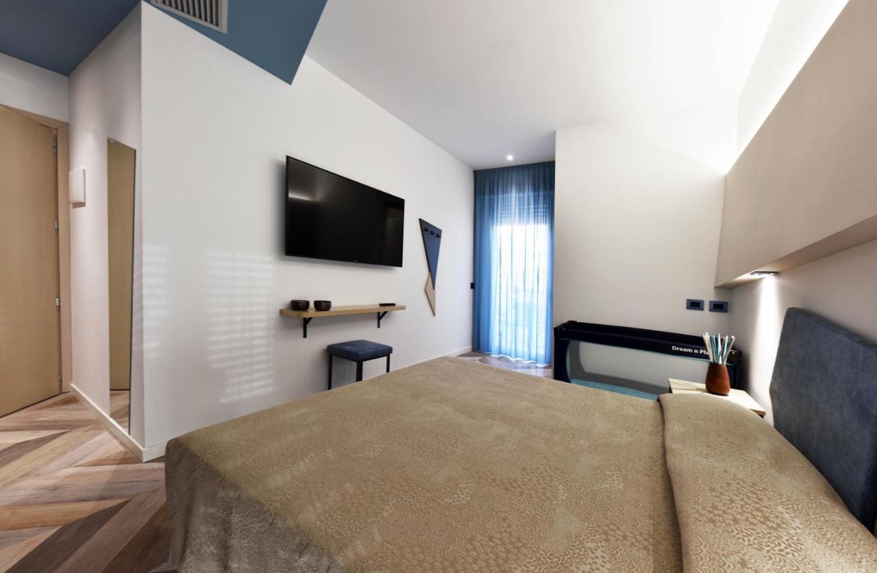 Color Hotel Римини Экстерьер фото